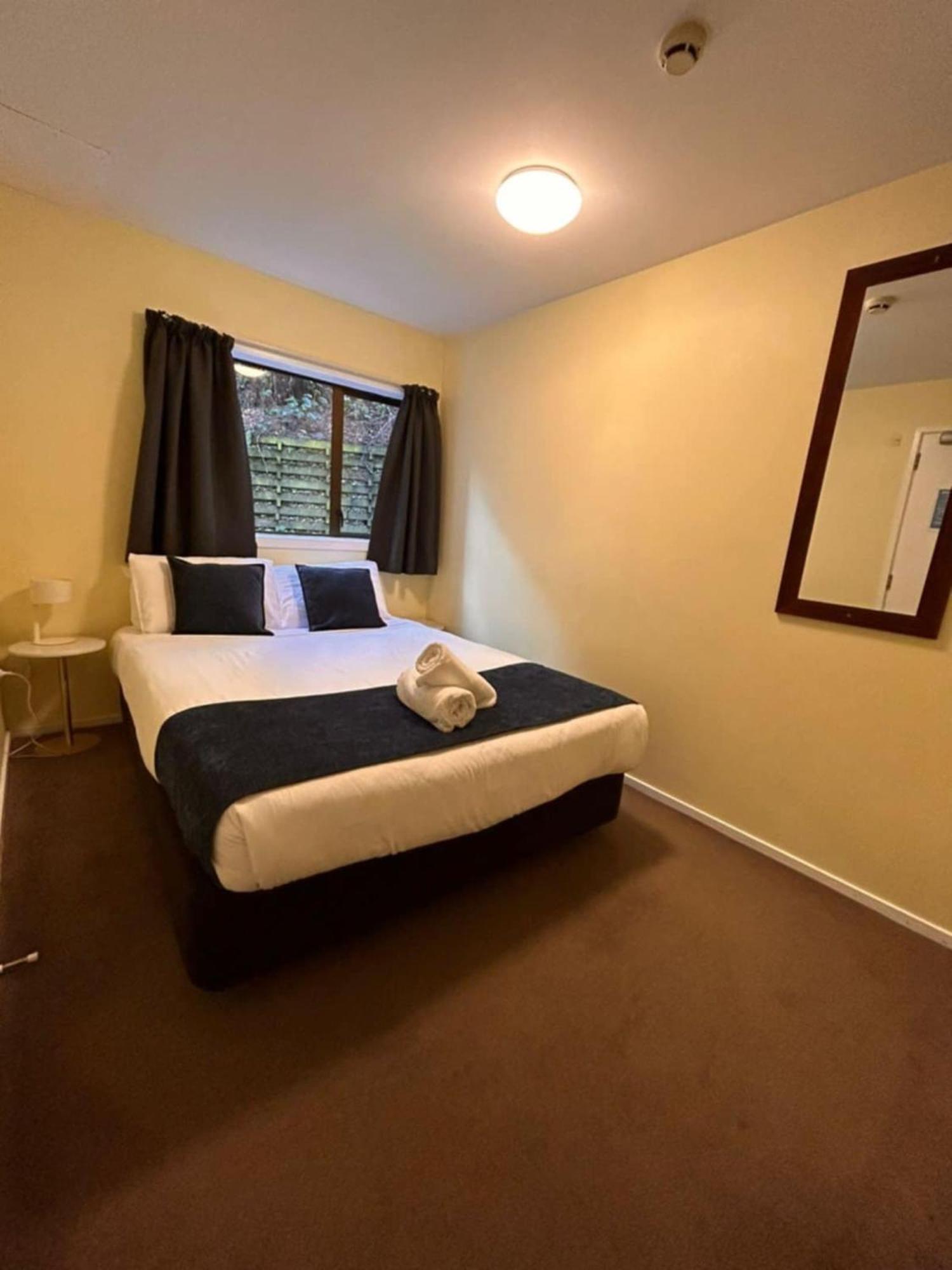 Aspen Lodge Backpackers Distretto di Distretto di Queenstown Esterno foto